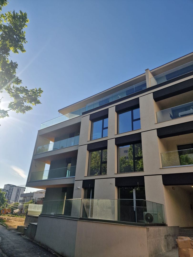 Penthouse la 3 minute de Metrou Mihai Bravu
