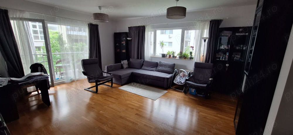 Vand apartament cu 4 camere