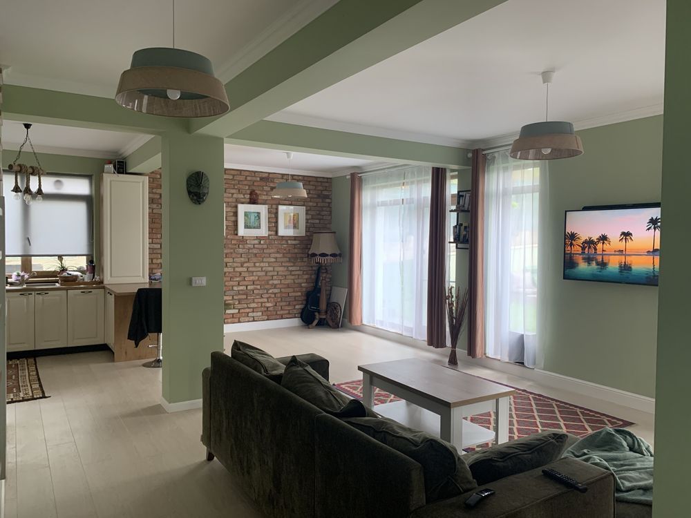 Casa Moara de Vant cu vedere superba spre lac si padure in zona SRU