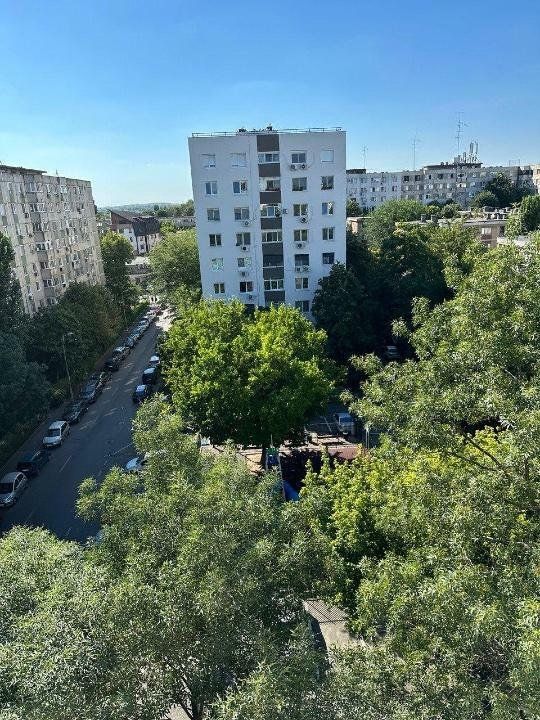 Apt 3cam renovat 69mp, dotat cu CT, AC , an 1985 etaj 7/8, mobilat