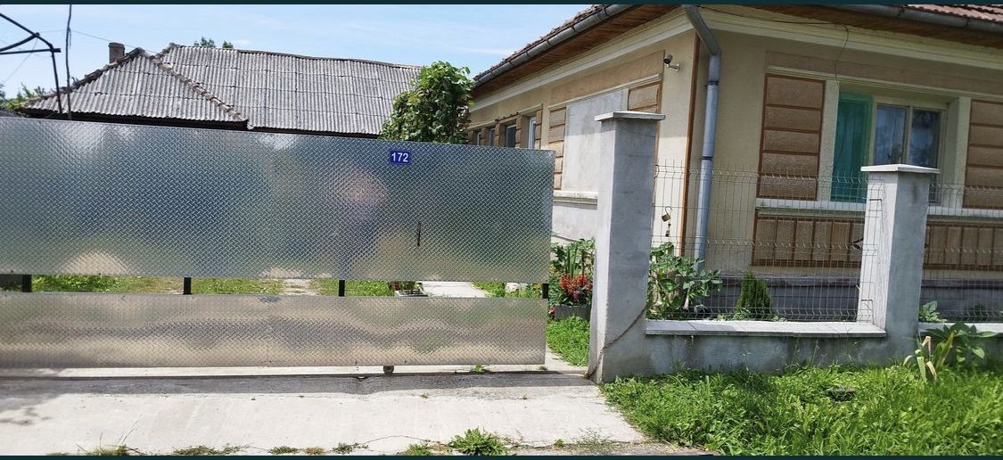 Casa si teren de vanzare