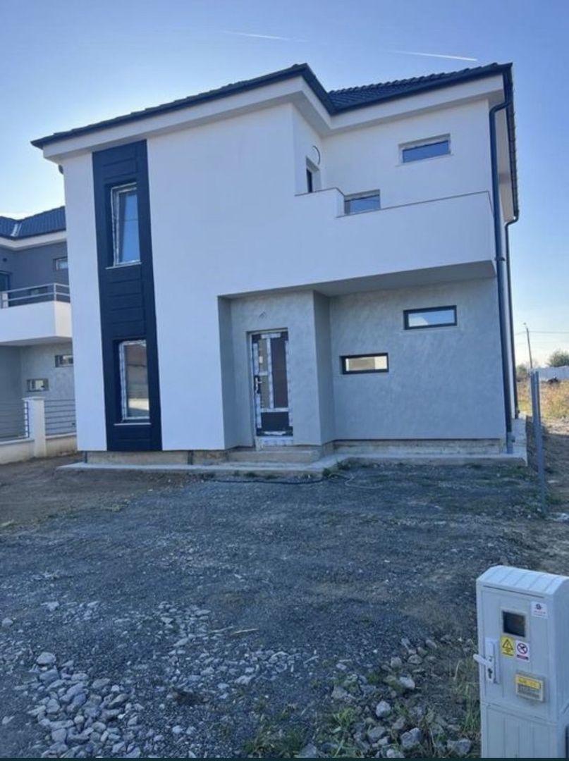 Casa finisata de vanzare, 114,900€, Martinesti