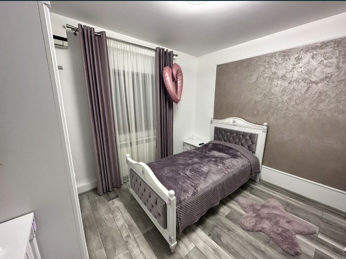 Vand ap 3 camere zona Big Cora Bratianu