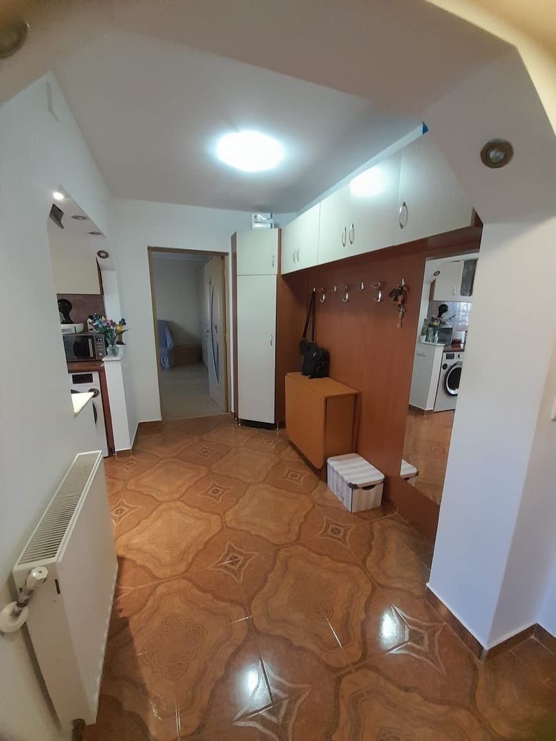 Văd apartament 2 camere