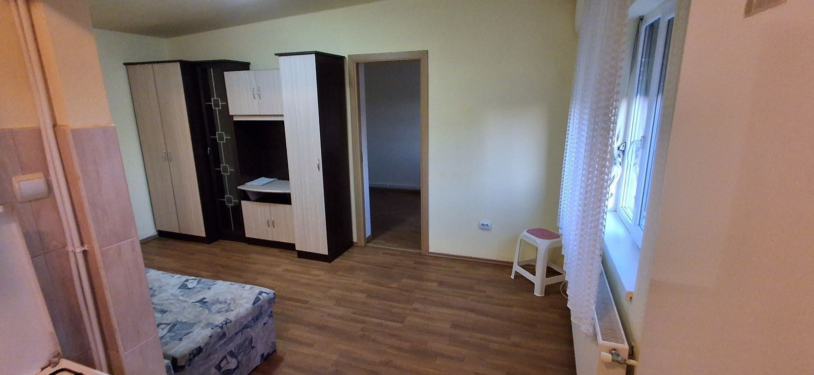 BRASADAS vinde ap 3 cam in Micro 14 etaj 4/4 mobilat utilat.