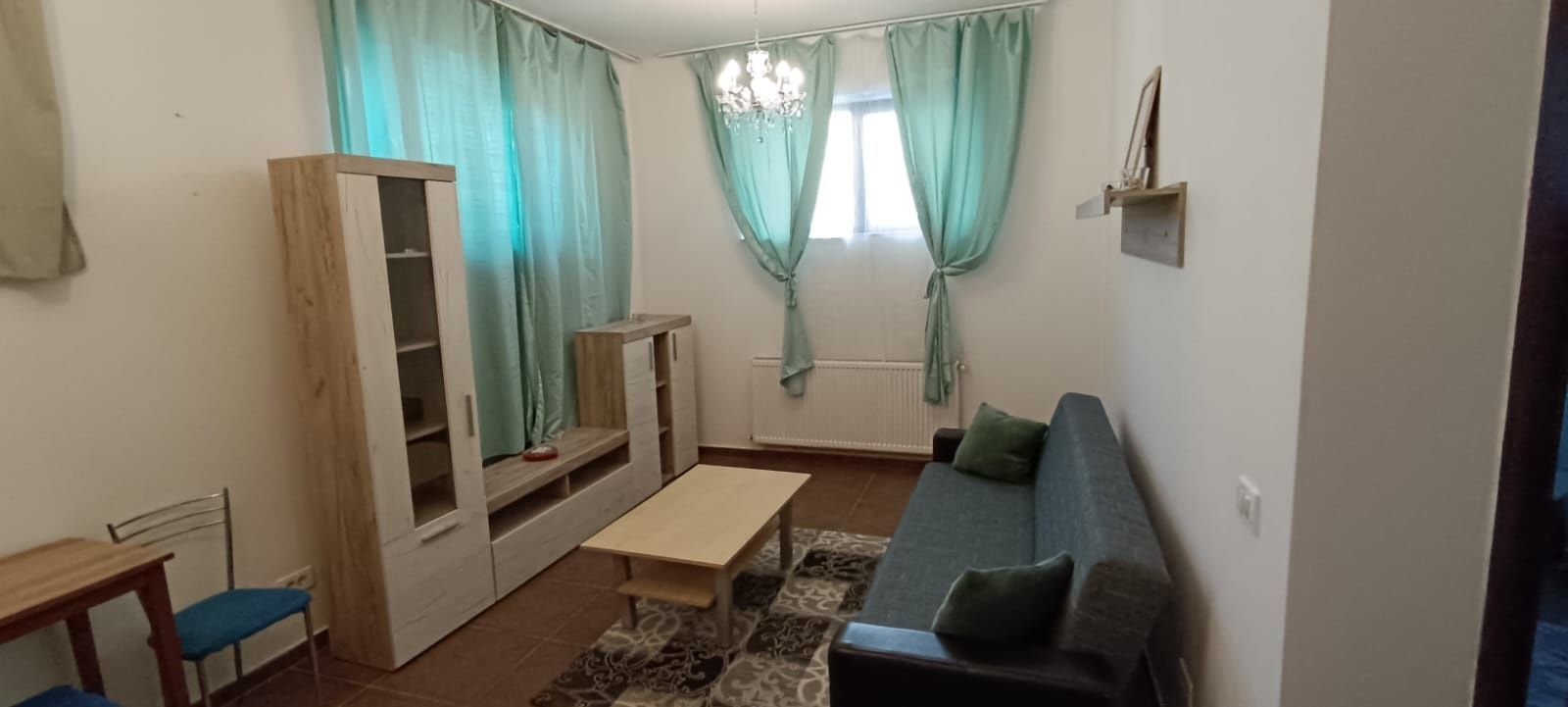 Închiriez apartament 2 camere ,Str Tineretului