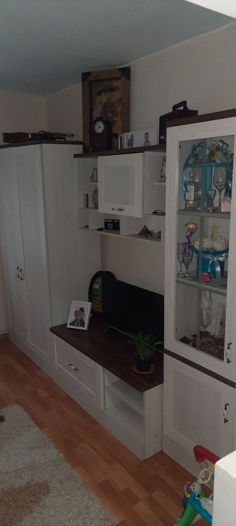 Ag BRASADAS vinde apt 3 camere Carpati 1 PARTER.