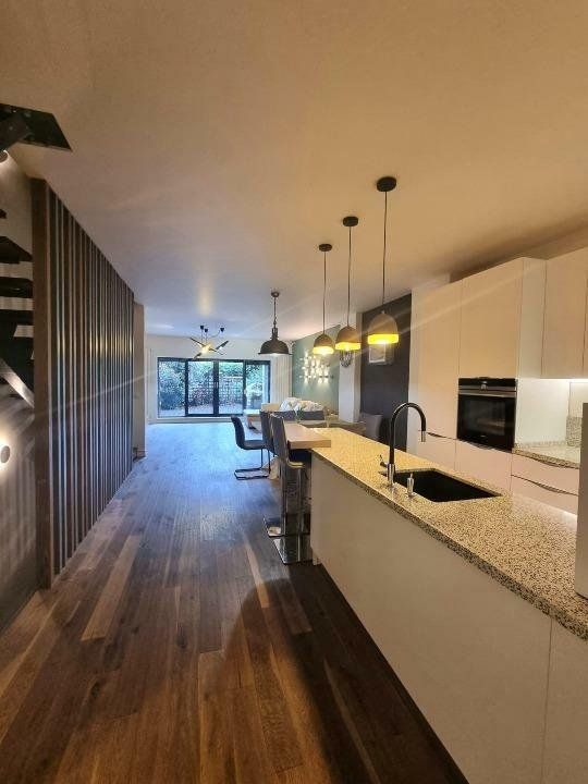 Apartament 6 camere, gradina privata