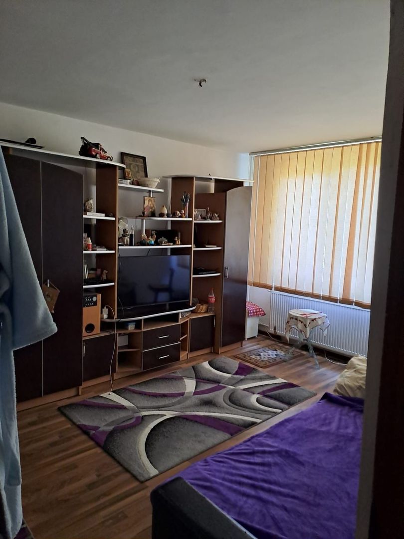 Vand ap 4 decomandat Sector 4 Straja -Drumul Gazarului-Bd. Brancoveanu