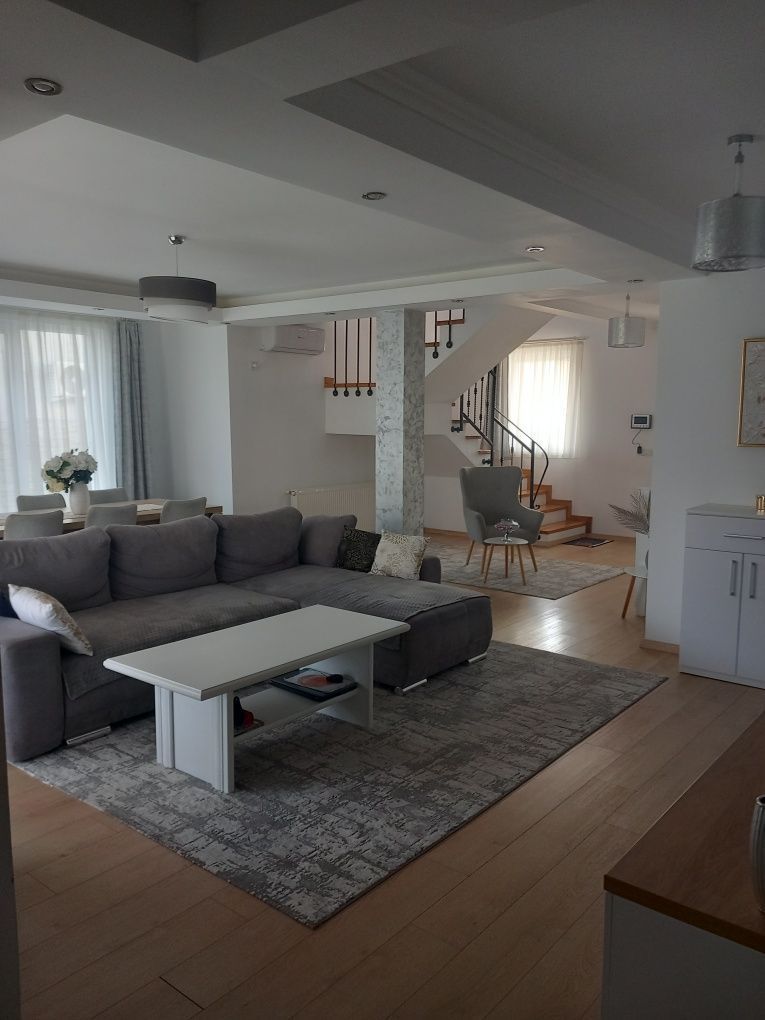 BRASADAS vinde casa NOUA cu etaj în zona UNIRII.