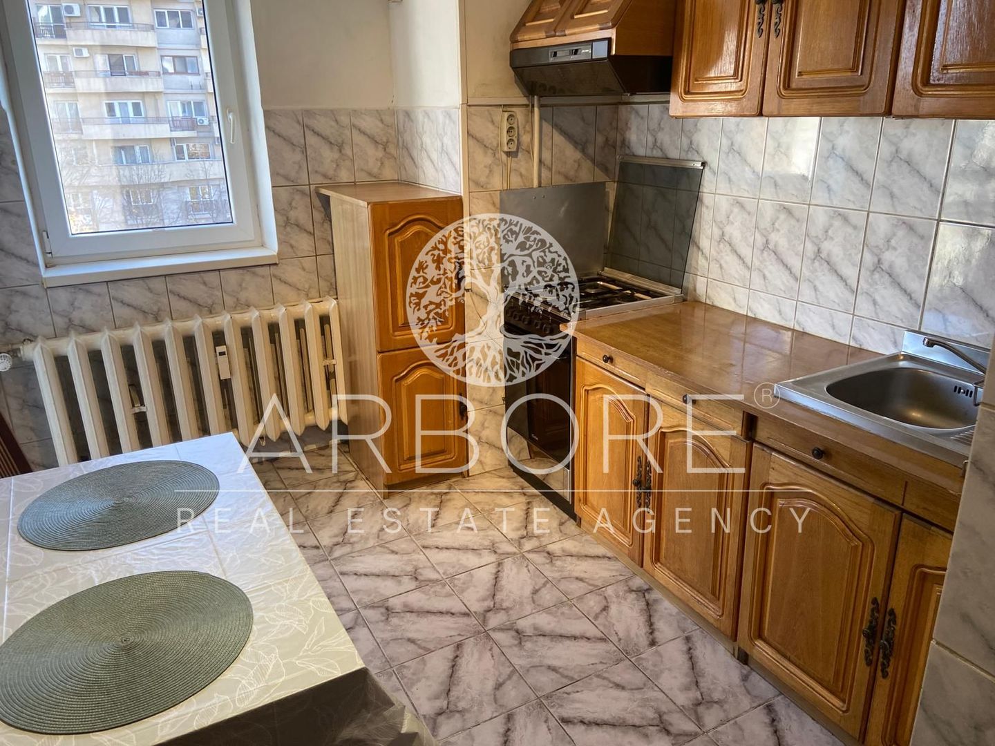 Închiriere apartament 3 camere, decomandat, zona Traian-Unirii