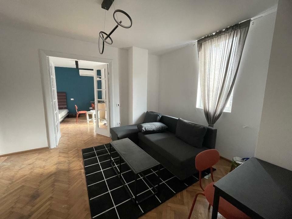 Etaj integral de vanzare in inima Capitalei 5m de la metrou