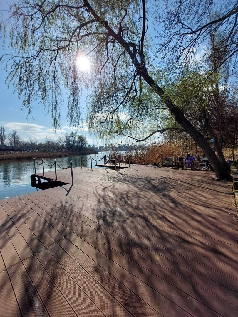 Vila cu ponton la lacul Snagov
