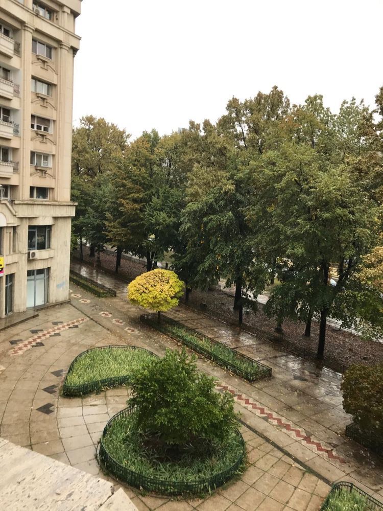 Vand aparatament 3 camere decomandat bdul Unirii, fantani