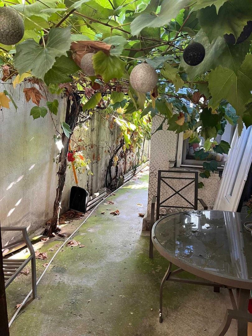 De vanzare casa trei camere