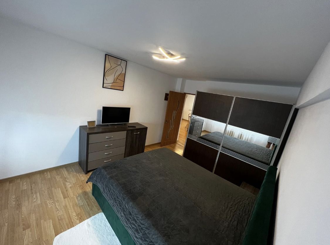Ap 2 camere Delfinariu