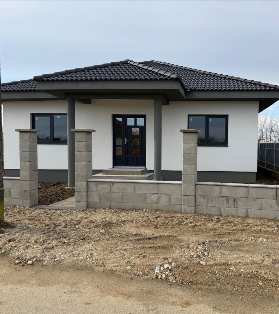 Casa de vanzare în lazuri