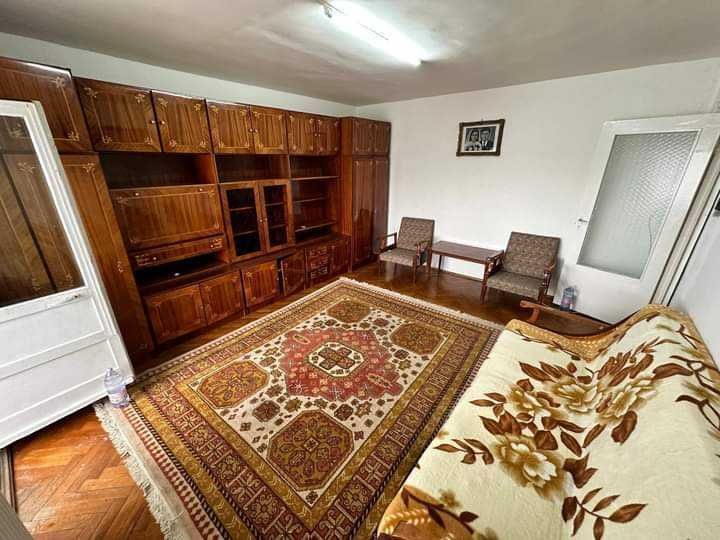 BRASADAS vinde ap 4 cam etaj 3/4 Micro 16.