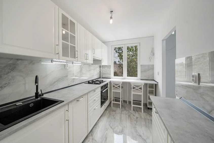 Apartament 3 camere decomandat + boxa - Drumul Taberei