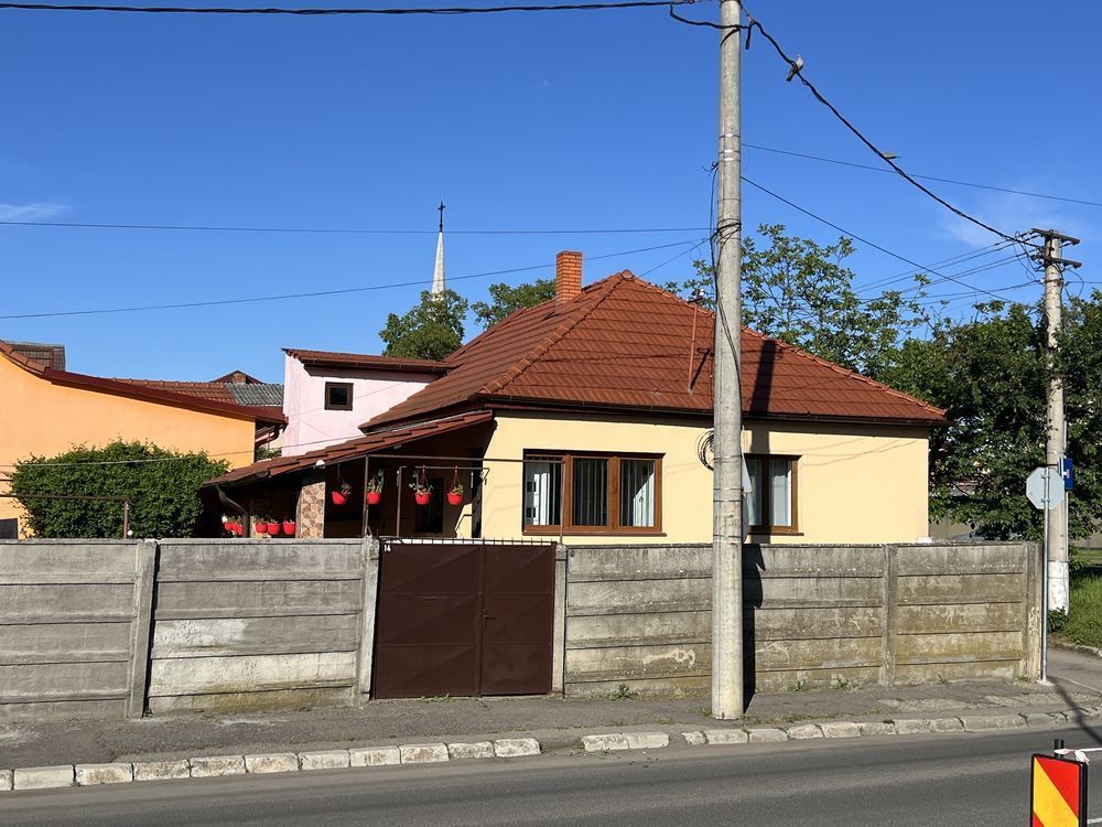 BRASADAS vinde 2 case cu teren 7 ari în zona CENTRALA.