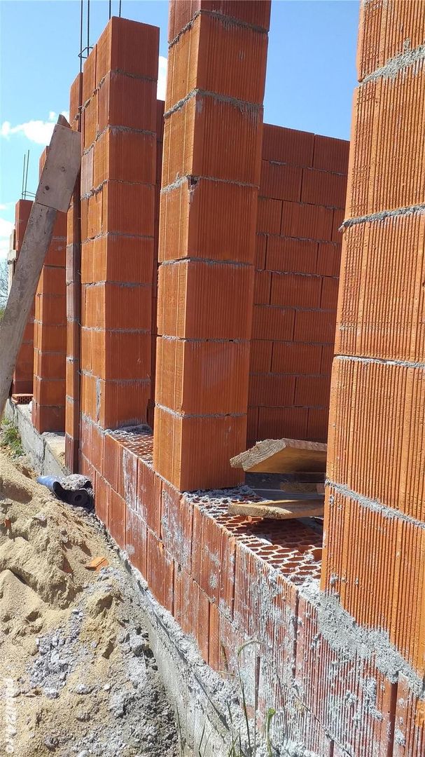 casa duplex cu etaj in faza de constructie la 5 km de satu mare pret acuma in faza aceasta 45000eu