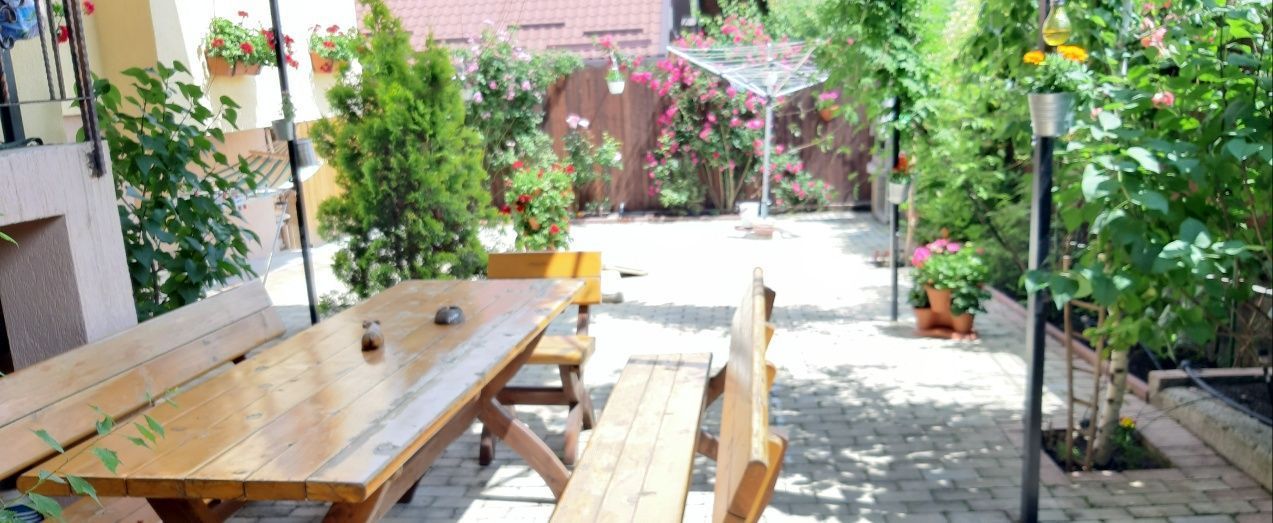 Penthouse cu grădină, beci, magazii, parcare - zona Bucium,