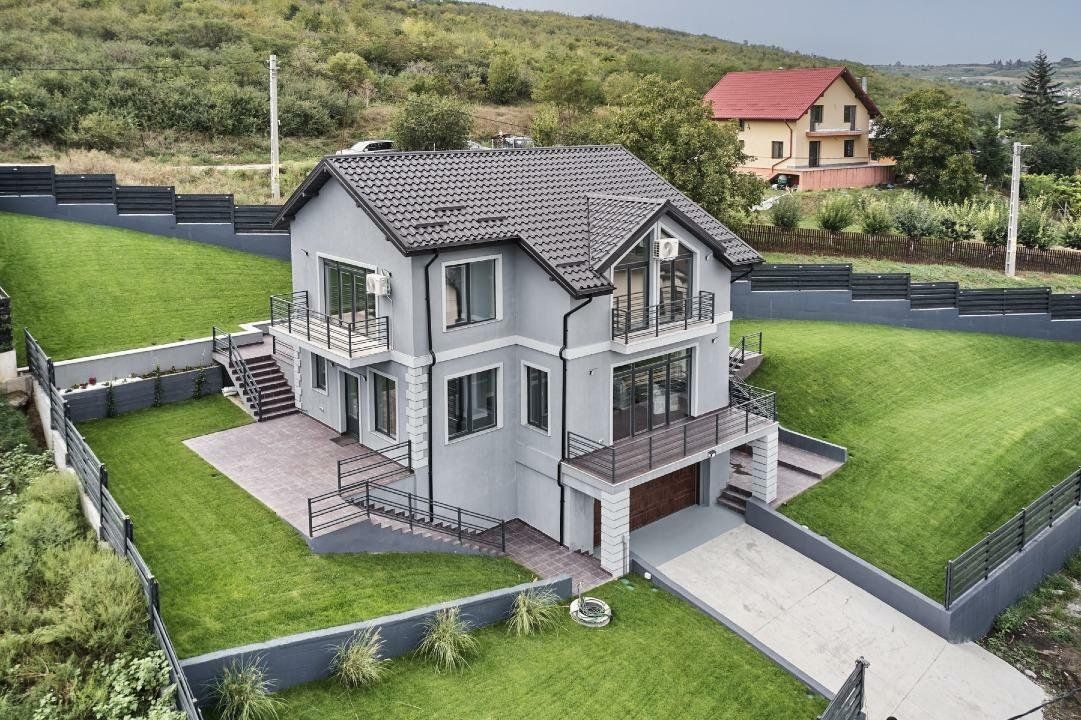 Casa noua de vanzare in Iasi, zona Sorogari, cu vedere catre lac.