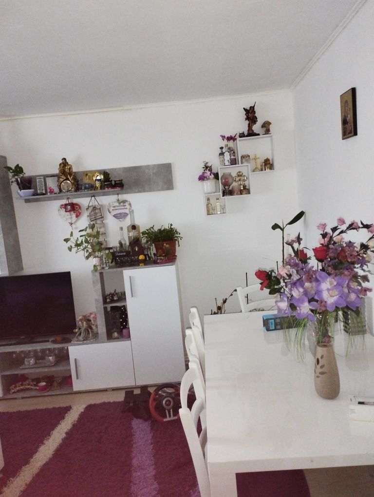 Vind apartament ,