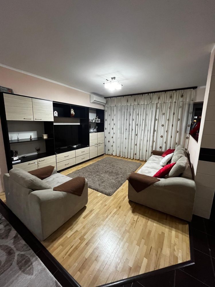 Vand apartament 4 camere
