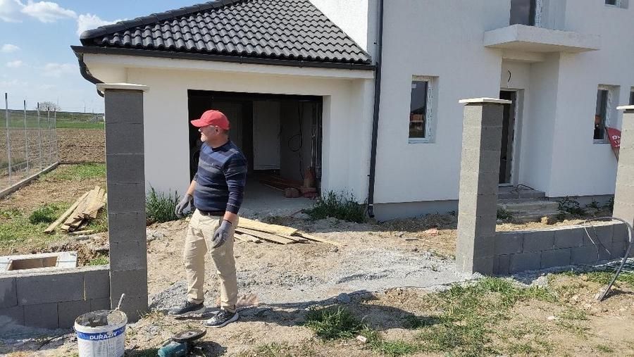 CASA NOUA IN GRI DE VANZARE