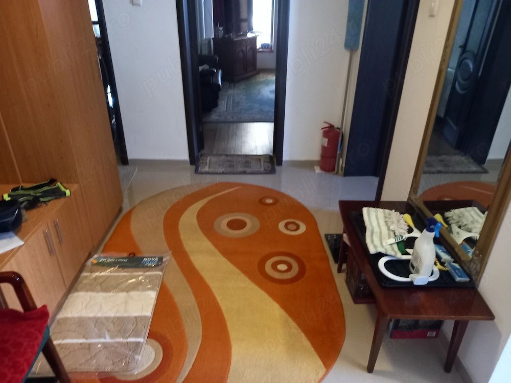 BRASADAS vinde casa cu etaj 5 cam in zona Titulescu.
