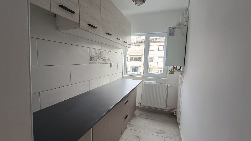 BRASADAS vinde ap 2 cam FINISAT Micro 15 etaj 3/4.