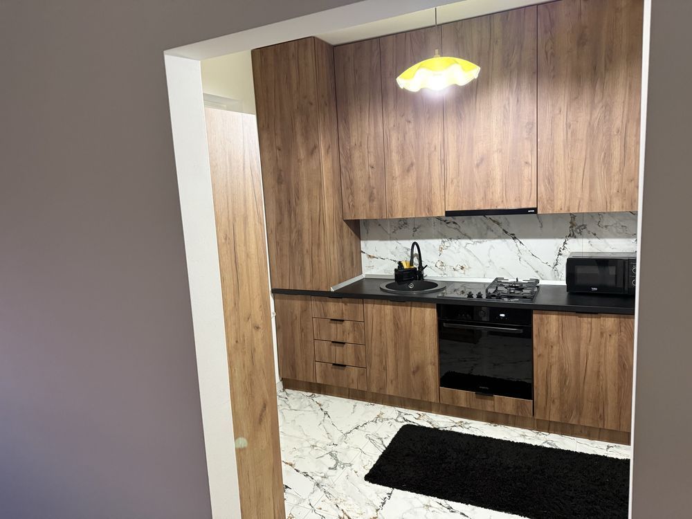 BRASADAS vinde ap 3 camere in asociatie zona 14 Mai.