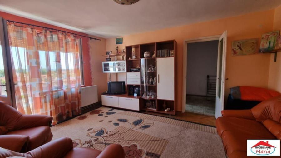 BRASADAS vinde ap 2 cam + balcon etaj 4/4 Solidaritatii.
