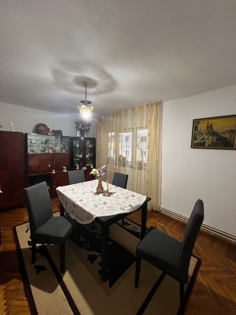 BRASADAS vinde ap 3 cam la PARTER in Manastur.