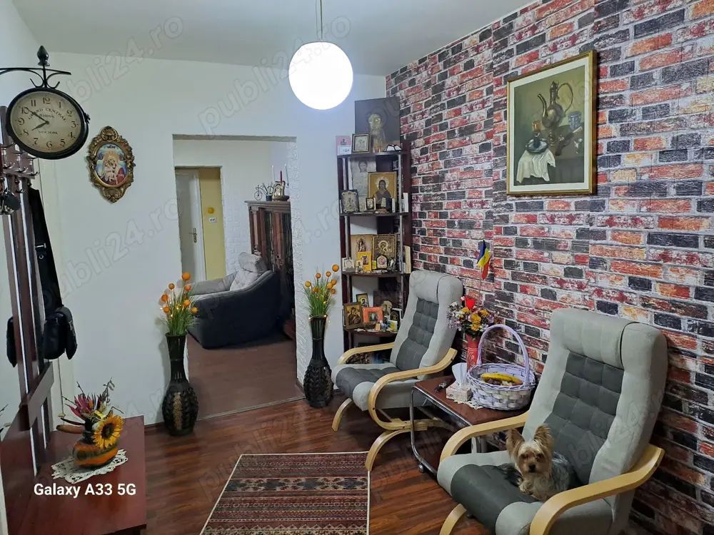 BRASADAS vinde ap 3 cam etaj 4/4 Soarelui.