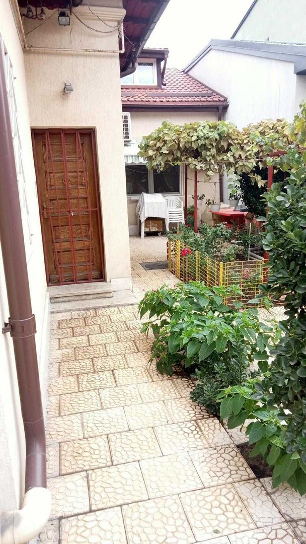 CASA de vanzare zona DOMENII - P-ta CHiBRIT