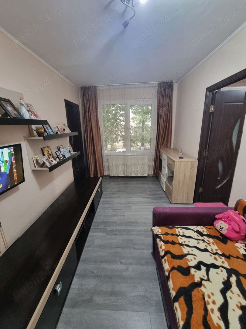 De vanzare apartament cu 3 camere
