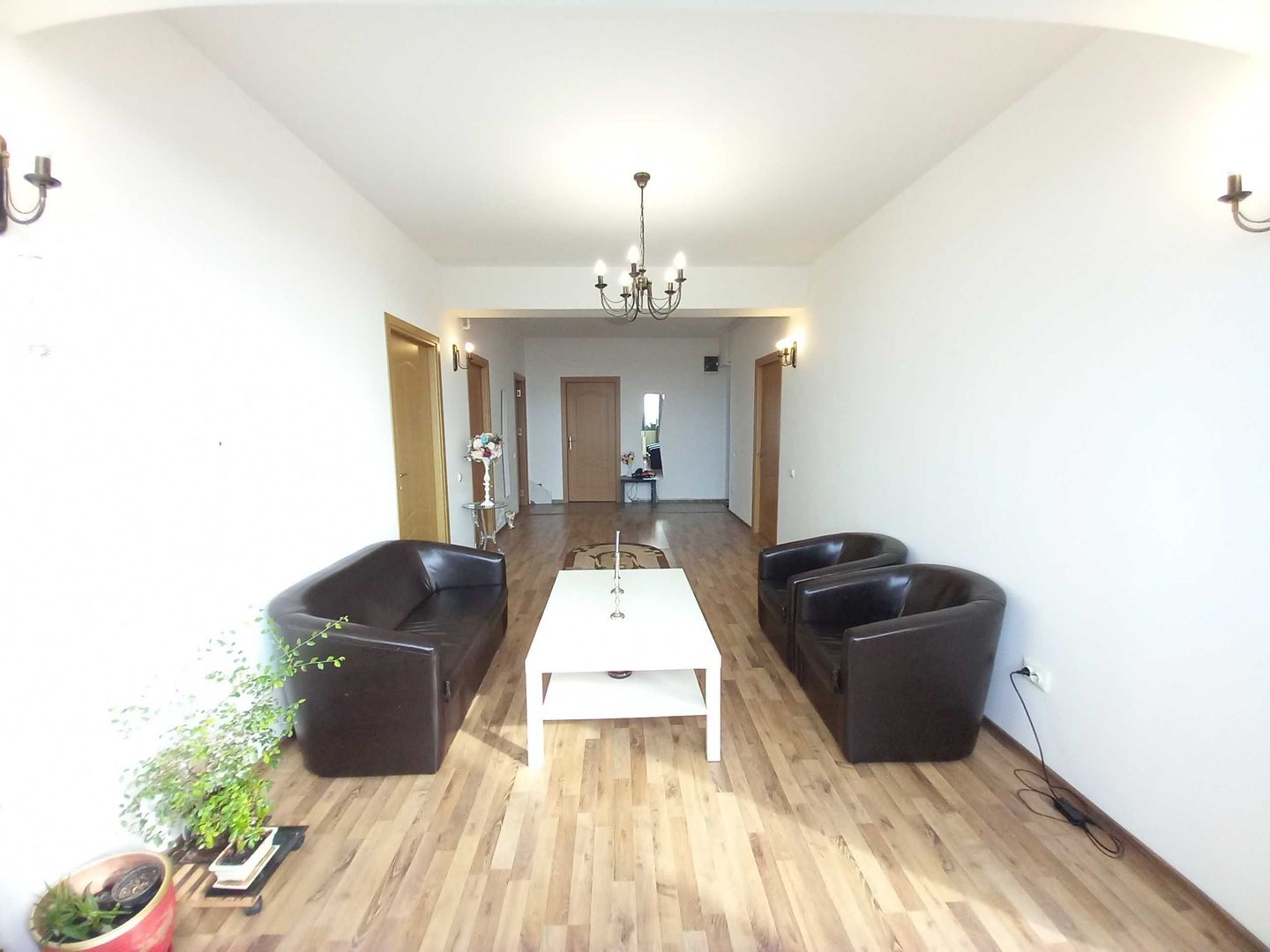 Apartament 98 mp, 4 camere, padurea Baneasa, gradinita privata, scoala