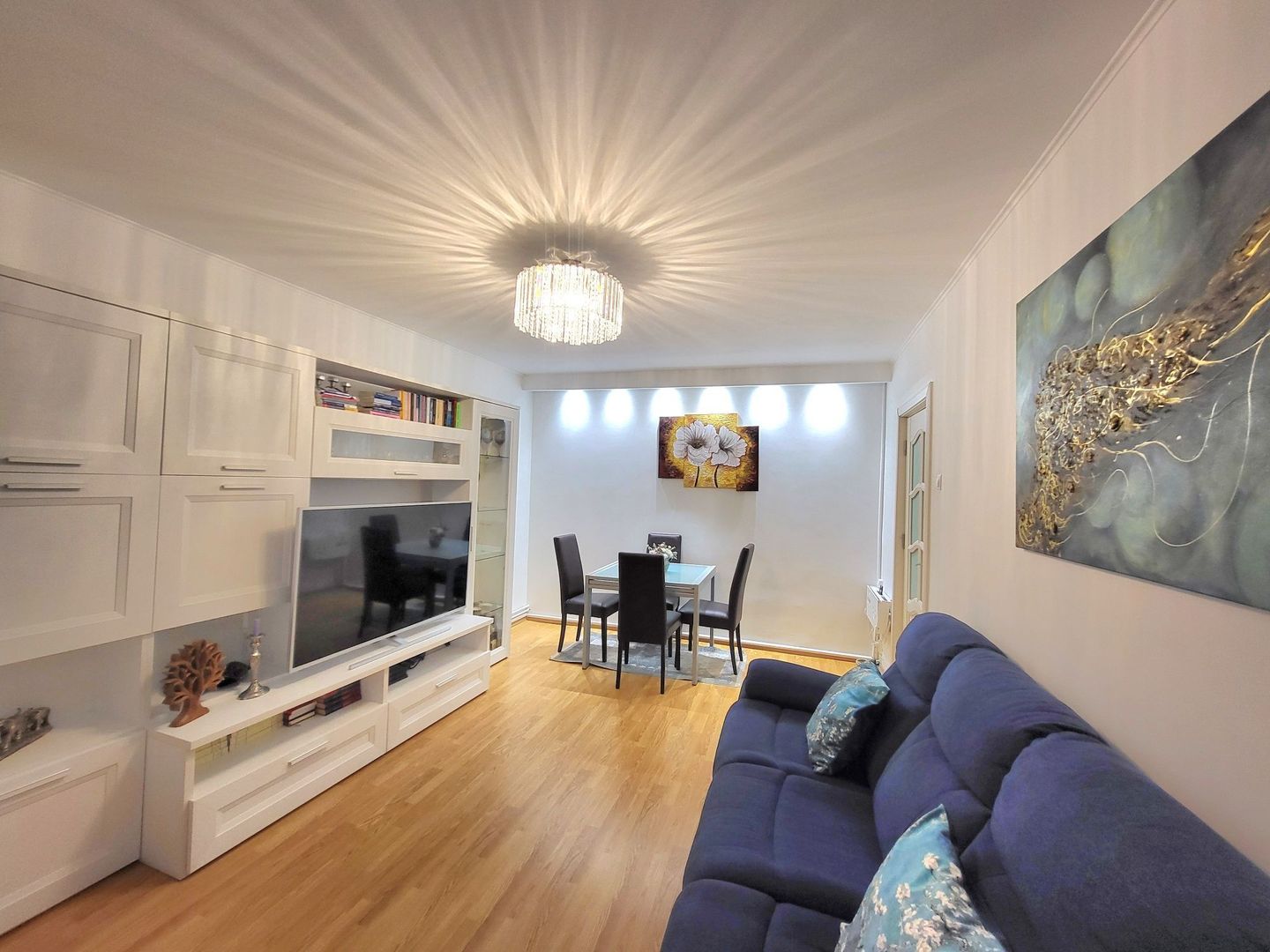 Direct proprietar vand apartament 4 camere București