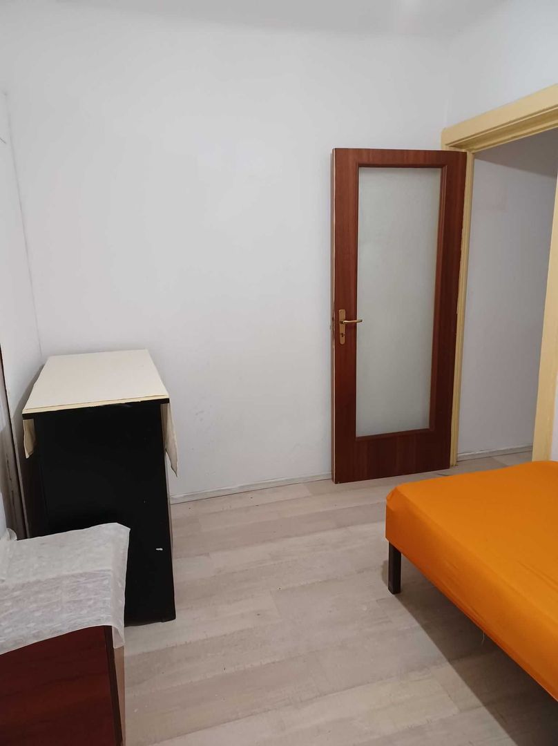 Vanzare apartament 4 camere Piata Victoriei