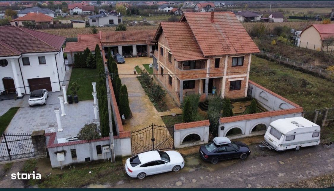 Casa de vanzare P+1, 4 Garaje, Vetis