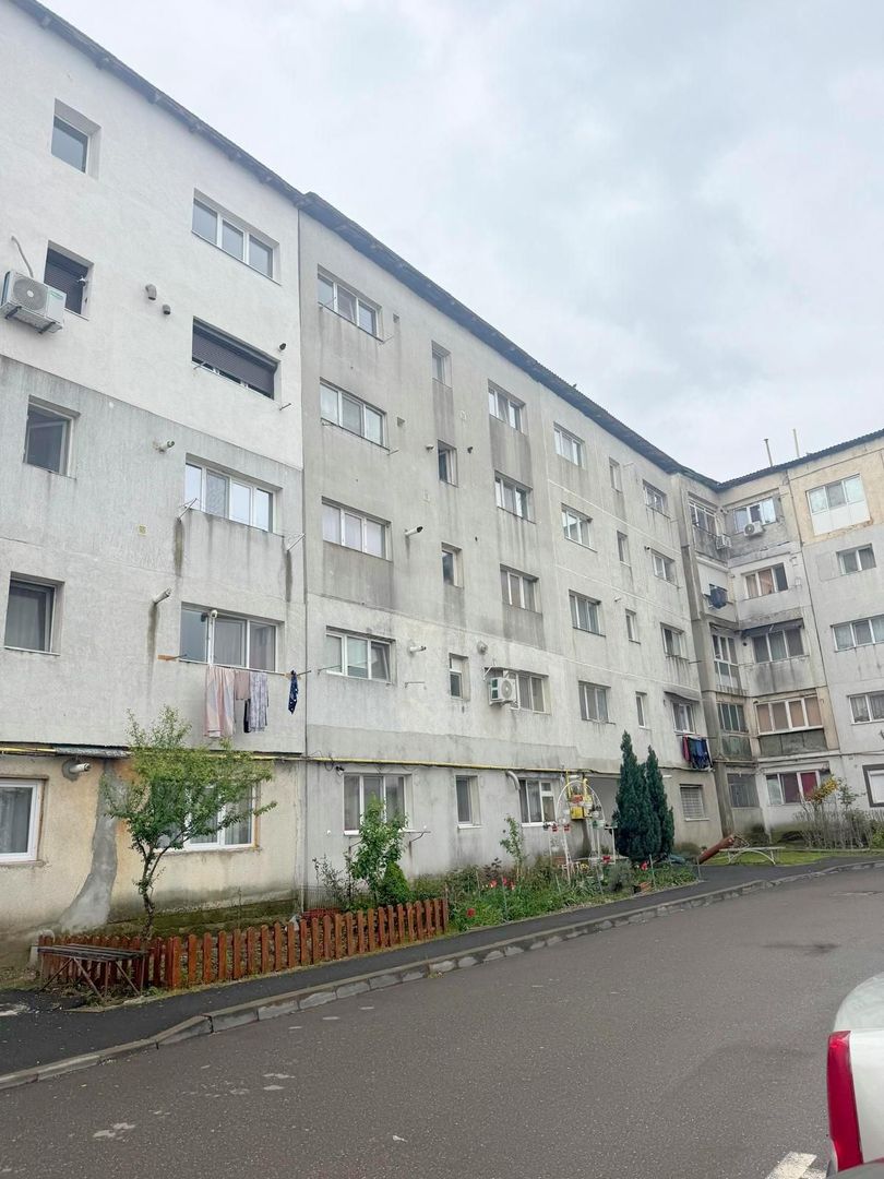 Apartament cu 2 camere - vanzare - Marasesti, jud. Vrancea
