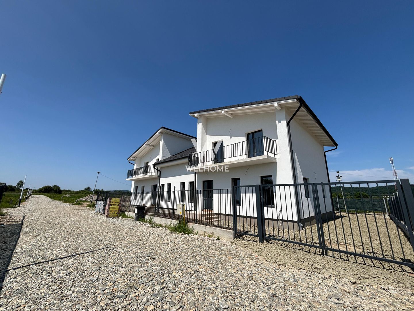 Viața la casă, liniște și munți la orizont – Duplexuri noi în Mohu