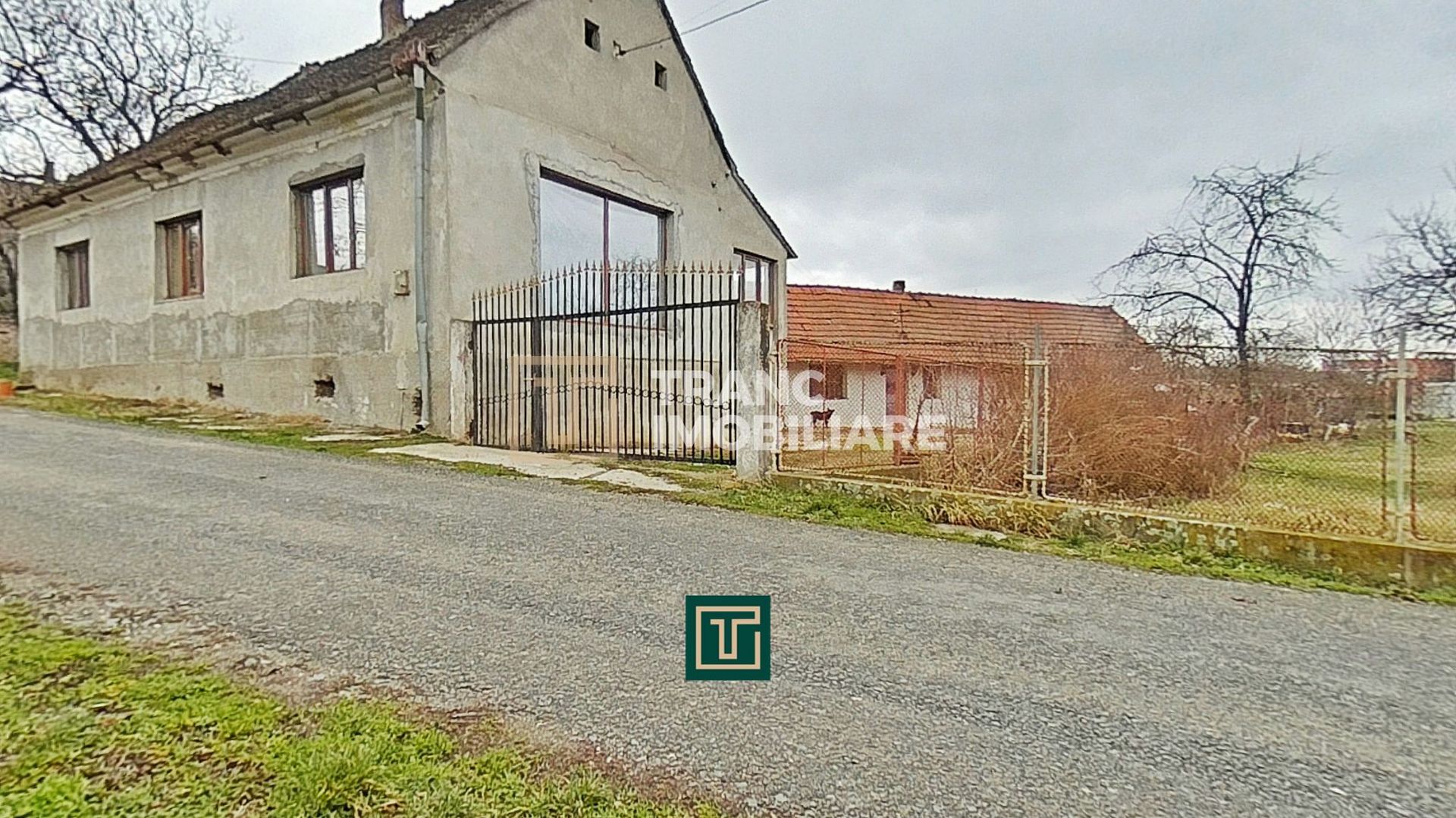 Casă de vânzare cu 4 camere în Zăbrani, teren 578 mp, front generos