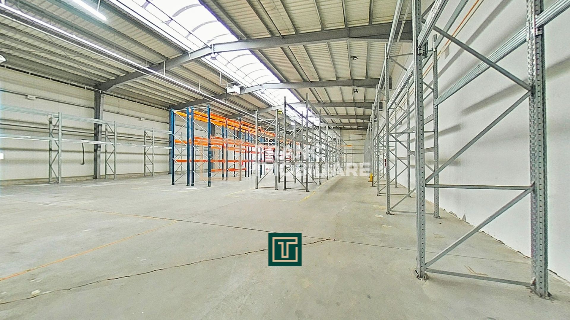 Hală industrială 824 mp de vânzare în Zona Industrială Sud Arad – acces rapid A1