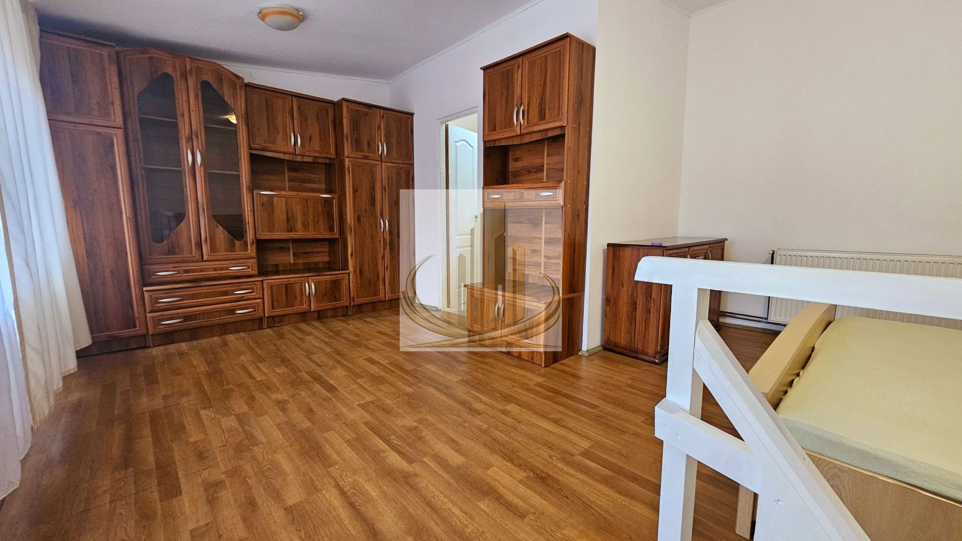 Apartament cu 2 camere de vânzare la casa in curte comuna