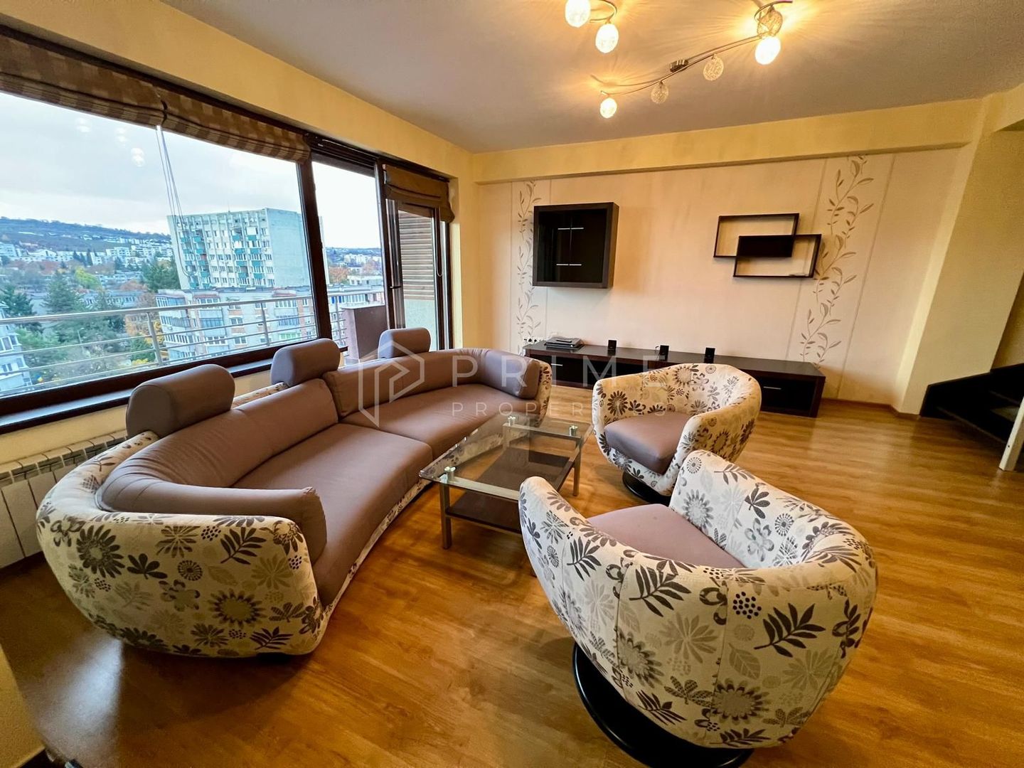 Apartament duplex modern de închiriat, complet mobilat, 4 camere