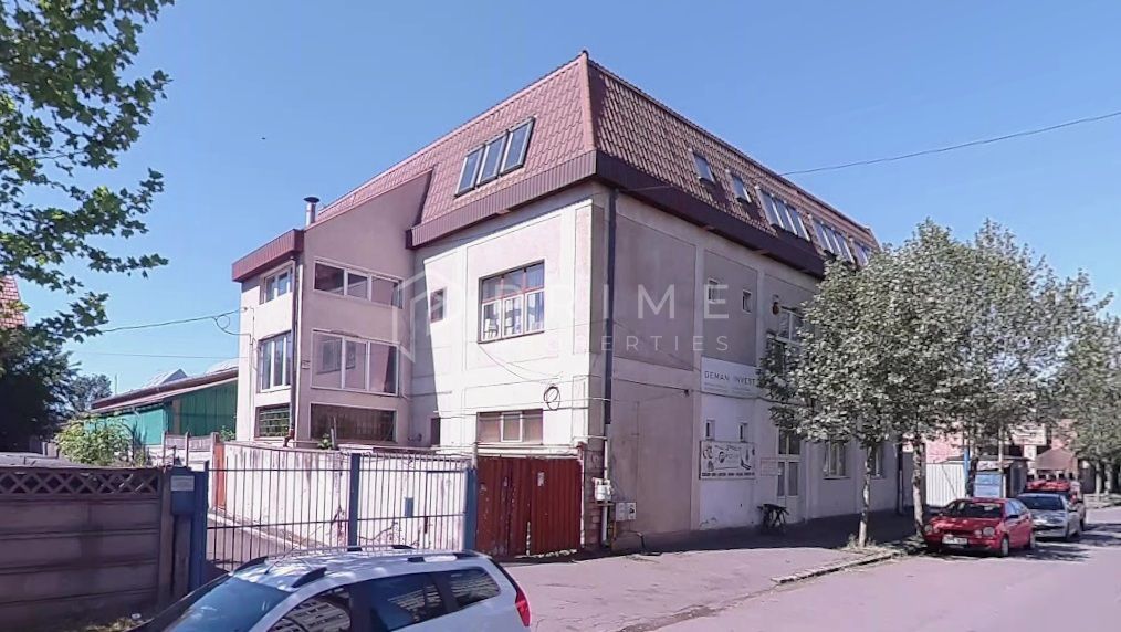 Clădire multifuncțională de vânzare – comerț, birouri și producție.