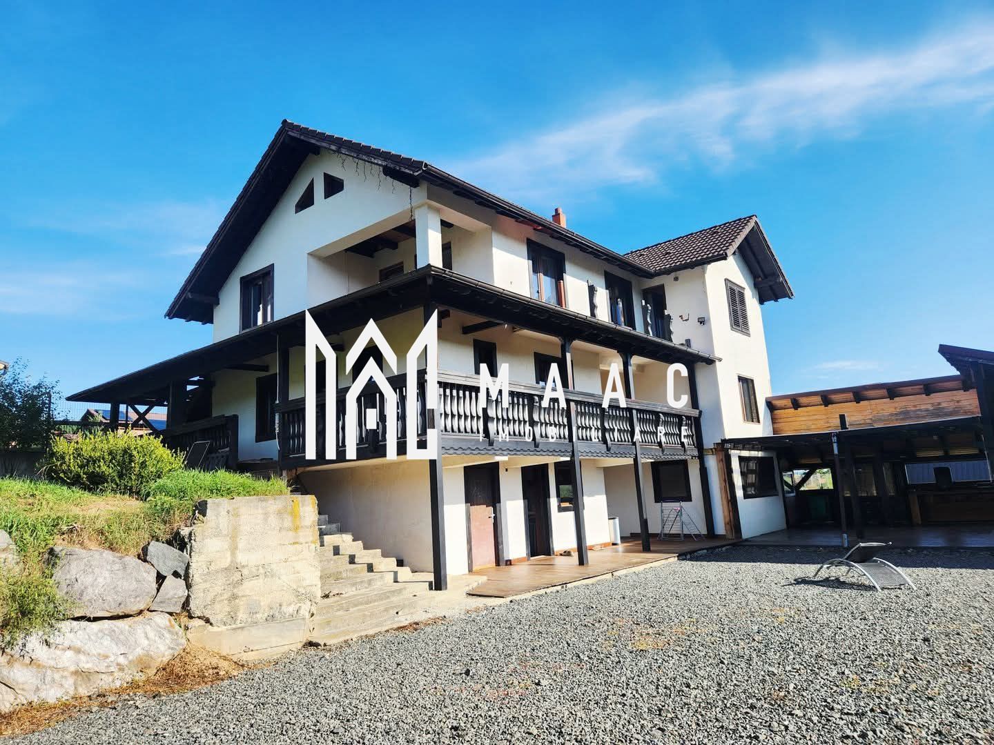 Vilă 7 Camere | 256 MPU | 2000 MP Teren Terasat | Tocile